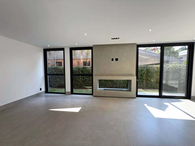 Casa com 360m² 4 quartos e 5 banheiros, à venda, no bairro Alphaville em Santana de Parnaíba