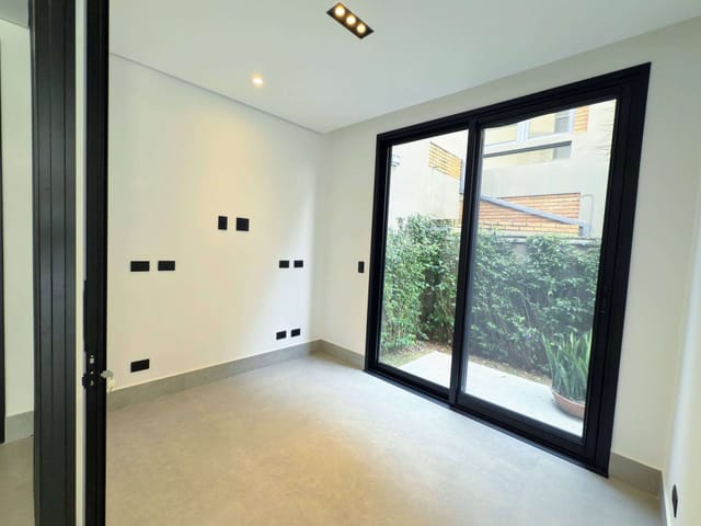 Casa com 360m² 4 quartos e 5 banheiros, à venda, no bairro Alphaville em Santana de Parnaíba