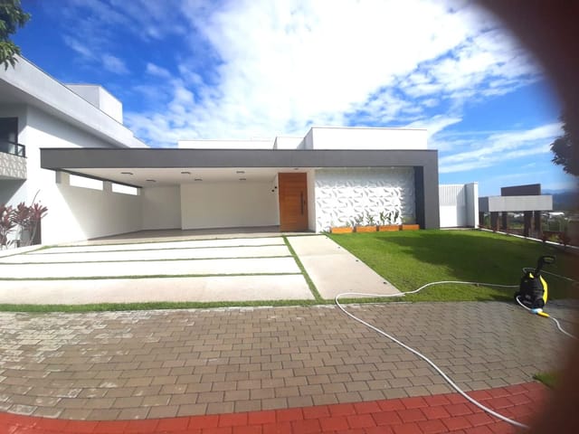Casa com 451m² 3 quartos e 5 banheiros, à venda, no bairro Condomínio Residencial Colinas do Paratehy em São José dos Campos