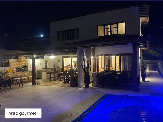 Casa com 1500m², à venda, no bairro Rasa/Praia Rasa em Armação dos Búzios