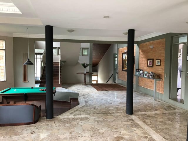 Casa com 1900m² 4 quartos e 4 banheiros, para alugar, no bairro Condomínio Refúgio dos Pinheiros em Itapevi