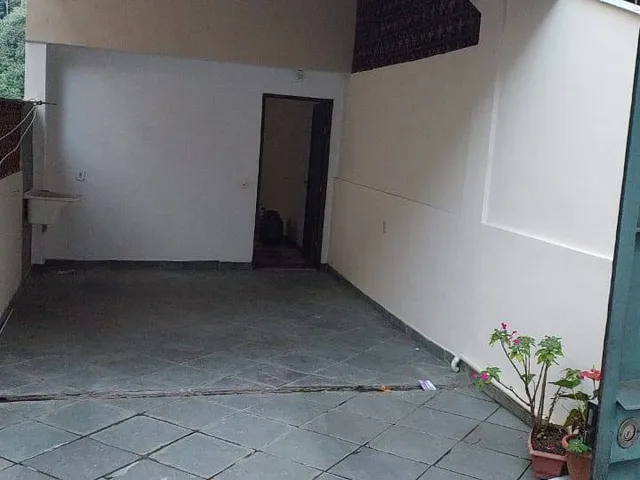 Casa 2 quartos e 1 banheiro, para alugar, no bairro Centro em Petrópolis