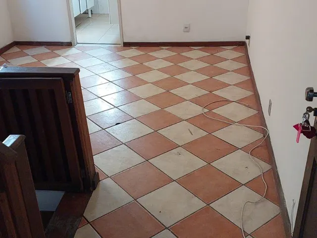 Casa 2 quartos e 1 banheiro, para alugar, no bairro Centro em Petrópolis