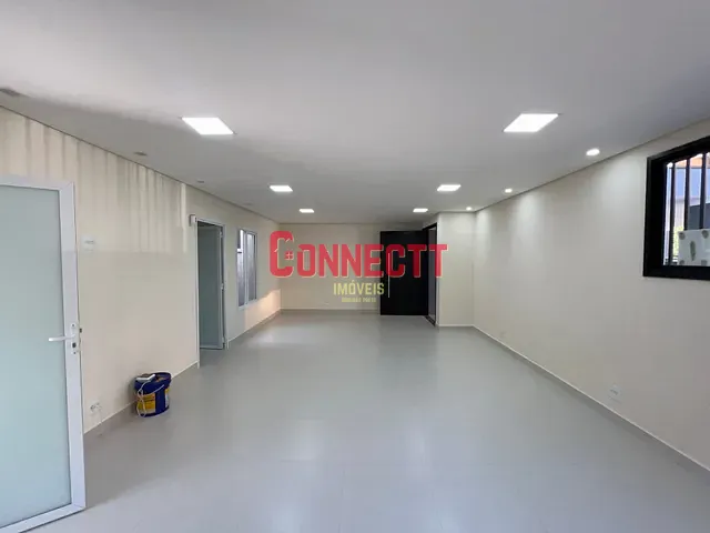 Casa com 300m² 3 quartos e 3 banheiros, à venda ou para alugar, no bairro Jardim Irajá em Ribeirão Preto