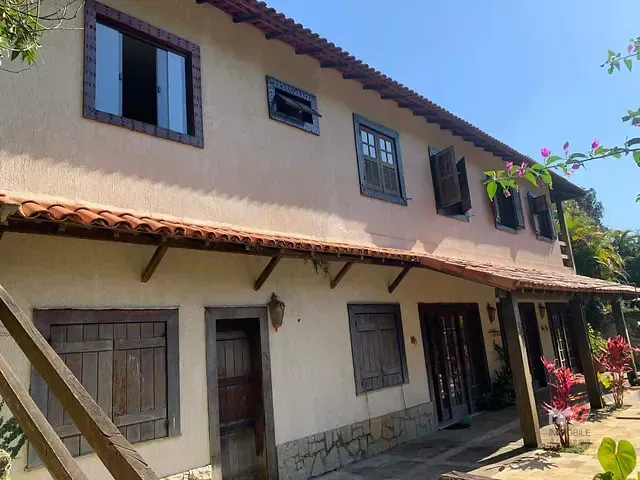 Casa 4 quartos e 4 banheiros, à venda, no bairro Nogueira em Petrópolis