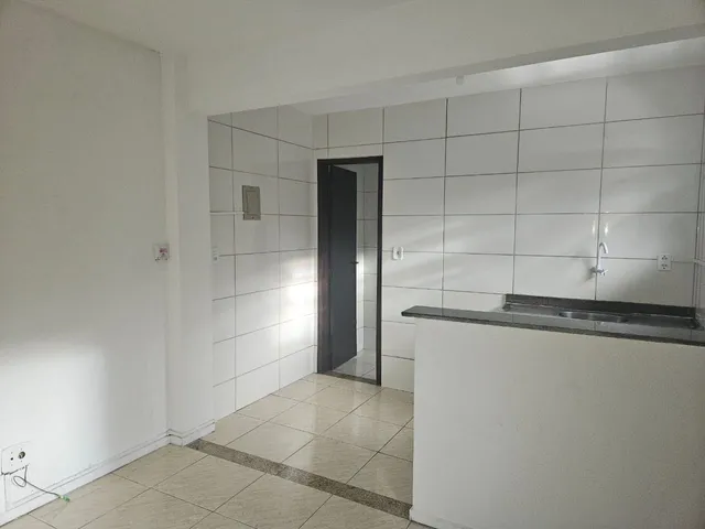 Casa 1 quarto e 1 banheiro, para alugar, no bairro Mosela em Petrópolis