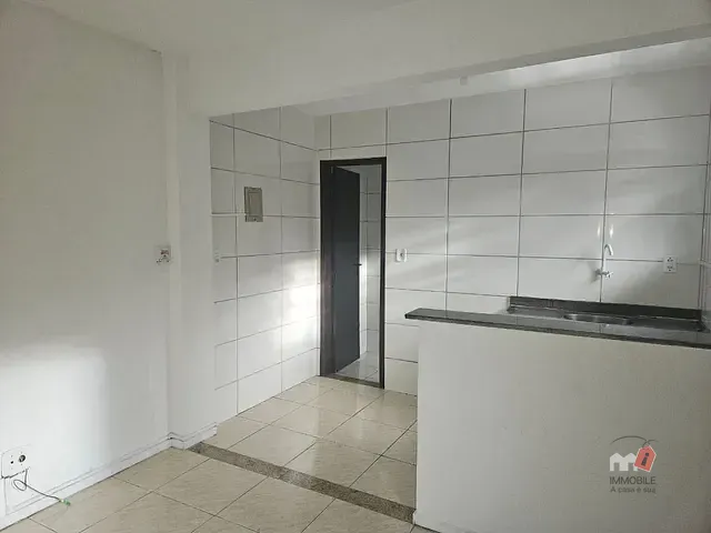 Casa 1 quarto e 1 banheiro, para alugar, no bairro Mosela em Petrópolis