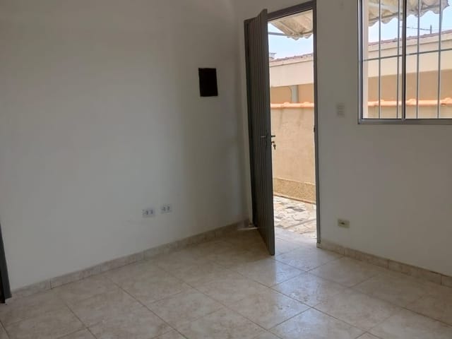 Casa com 125m² 2 quartos e 1 banheiro, à venda, no bairro Jardim Araruama em Cotia