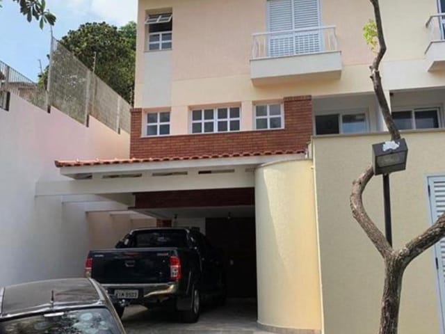 Casa com 174m² 3 quartos e 3 banheiros, à venda, no bairro Jardim Barbacena em Cotia