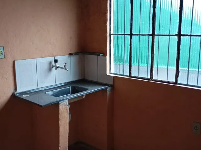Casa 2 quartos e 1 banheiro, para alugar, no bairro Caxambu em Petrópolis