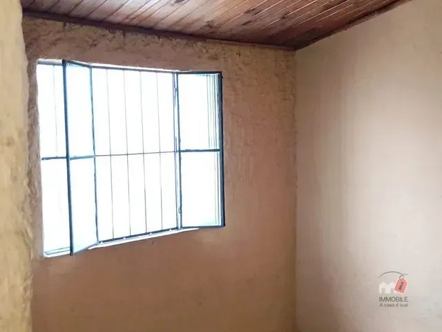 Casa 2 quartos e 1 banheiro, para alugar, no bairro Caxambu em Petrópolis