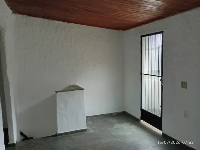 Casa 1 quarto e 1 banheiro, para alugar, no bairro Caxambu em Petrópolis
