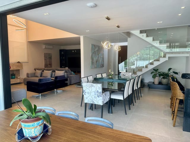 Casa com 422m² 3 quartos e 5 banheiros, à venda, no bairro Tamboré em Santana de Parnaíba