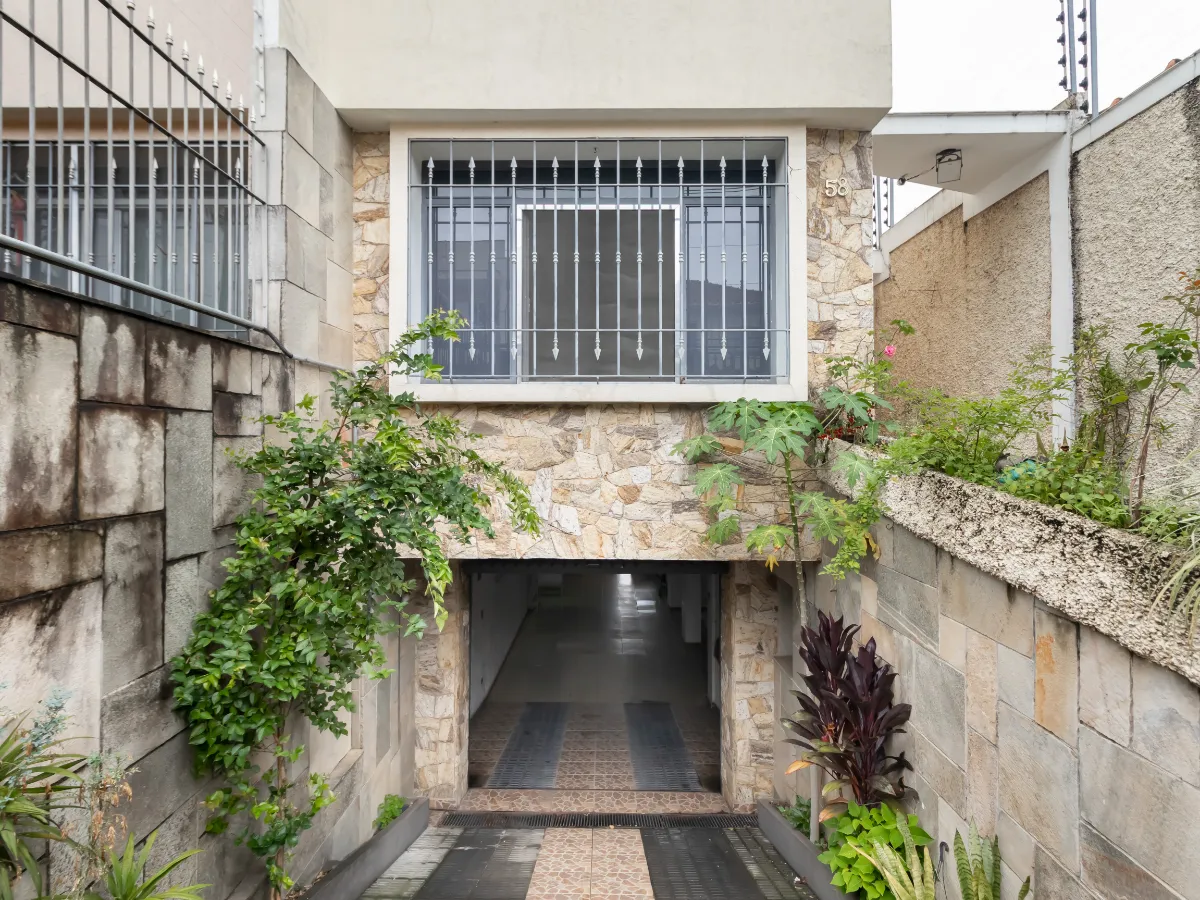 Casa para venda em Vila Santa Maria com 3 quartos, sendo 1 suíte, 210m²