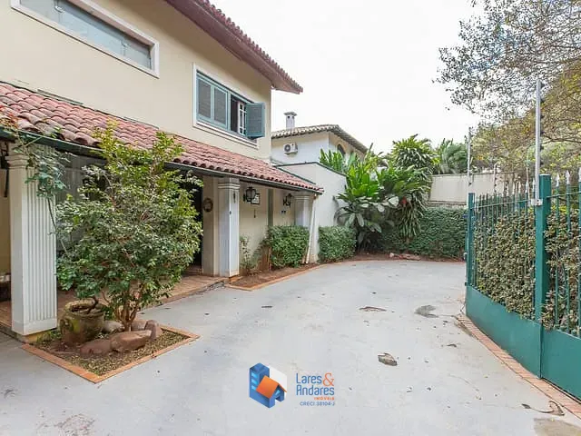 Casa com 648m² 4 quartos e 6 banheiros, à venda, no bairro Alto de Pinheiros em São Paulo