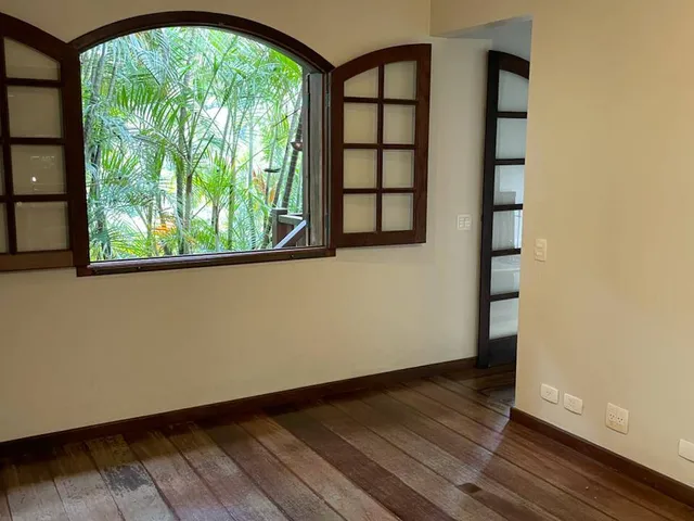 Casa com 532m² 4 quartos e 3 banheiros, à venda, no bairro São Sebastião em Petrópolis