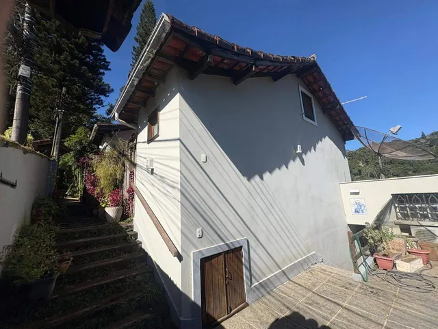 Casa com 532m² 4 quartos e 3 banheiros, à venda, no bairro São Sebastião em Petrópolis