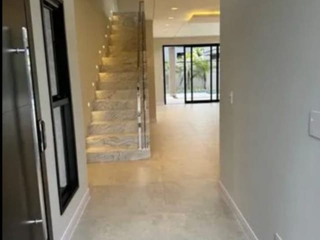 Casa com 450m² 4 quartos e 6 banheiros, à venda, no bairro Jardim do Golfe em São José dos Campos