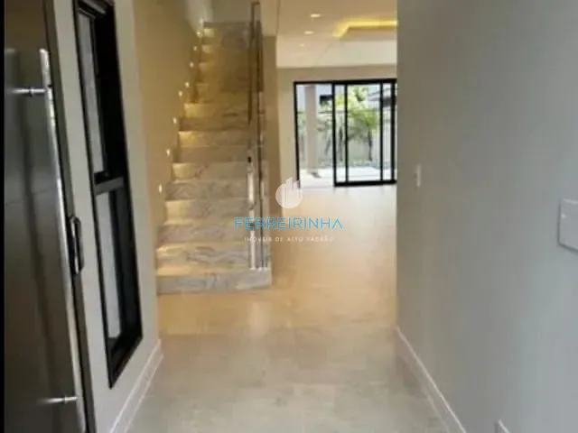 Casa com 450m² 4 quartos e 6 banheiros, à venda, no bairro Jardim do Golfe em São José dos Campos
