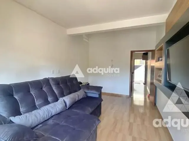 Casa 2 quartos e 2 banheiros, à venda, no bairro Colônia Dona Luíza em Ponta Grossa