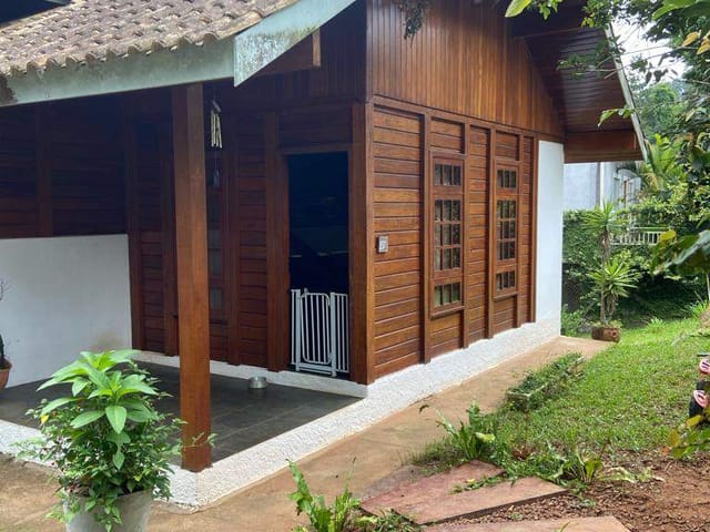 Foto do Casa - Casa estilo chalé à venda e locação — Colinas de São Fernando, Cotia/SP | Pitale Imóveis Ltda.