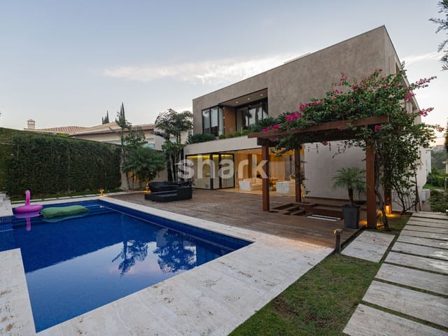 Casa com 1000m² 5 quartos e 10 banheiros, à venda, no bairro Tamboré em Santana de Parnaíba