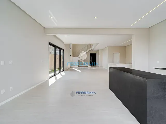 Casa com 330m² 4 quartos e 5 banheiros, à venda, no bairro Loteamento Terras Alpha São José dos Campos em São José dos Campos