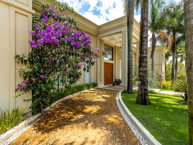 Casa 5 quartos e 7 banheiros, à venda, no bairro Centro Comercial Jubran em Barueri