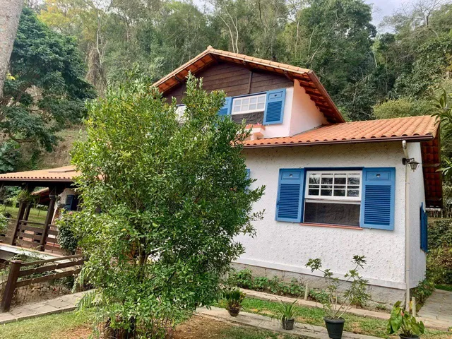 Casa com 4937m², à venda, no bairro Nogueira em Petrópolis