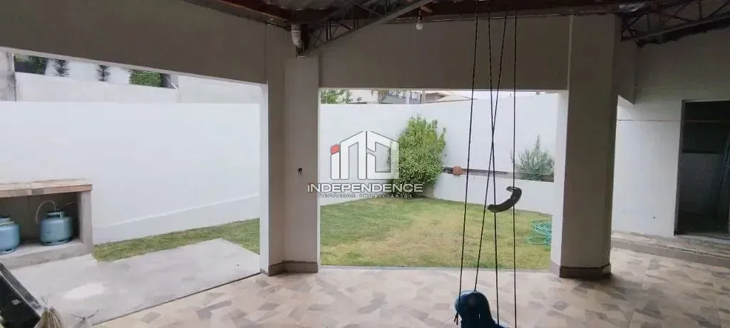 Casa, 4 quartos, 240 m² - Foto 30