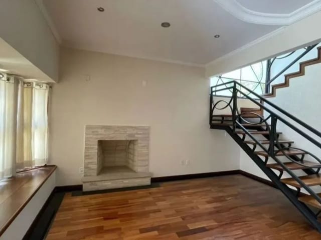 Casa com 300m² 3 quartos e 2 banheiros, à venda, no bairro Jardim San Marino em São José dos Campos