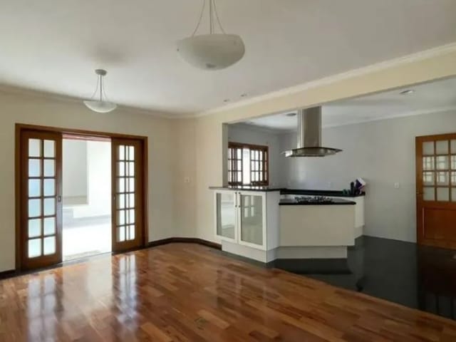 Casa com 300m² 3 quartos e 2 banheiros, à venda, no bairro Jardim San Marino em São José dos Campos