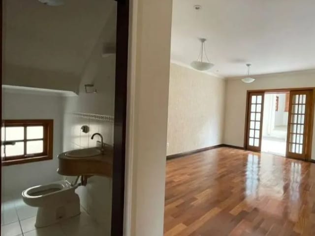 Casa com 300m² 3 quartos e 2 banheiros, à venda, no bairro Jardim San Marino em São José dos Campos
