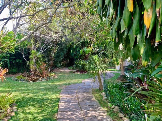 Casa com 2546m² 3 quartos e 5 banheiros, para alugar, no bairro Samambaia em Petrópolis