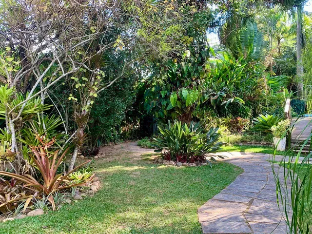 Casa com 2546m² 3 quartos e 5 banheiros, para alugar, no bairro Samambaia em Petrópolis