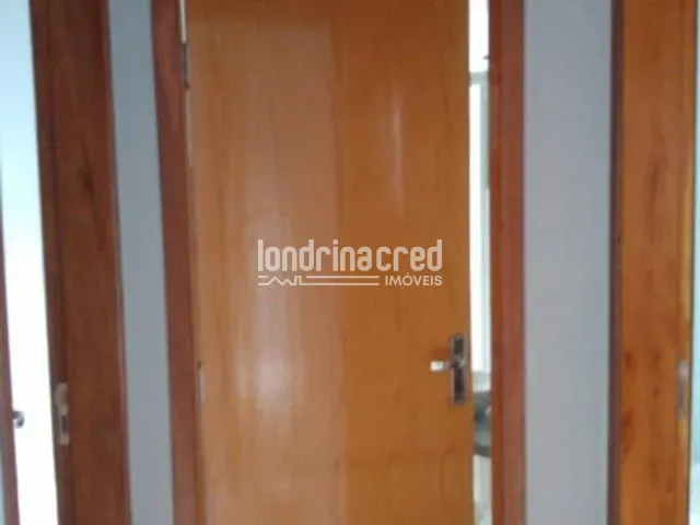 Casa 3 quartos e 2 banheiros, à venda, no bairro Conjunto Farid Libos em Londrina