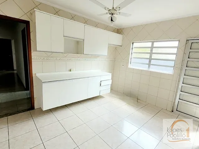 Casa com 246m² 3 quartos e 3 banheiros, para alugar, no bairro Atibaia Jardim em Atibaia