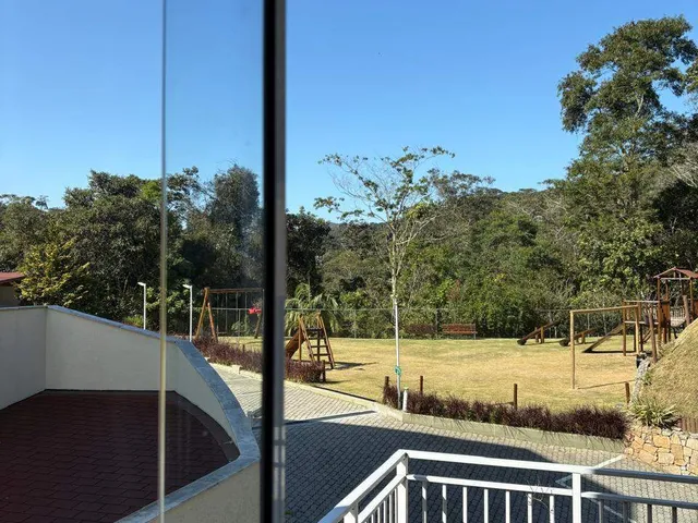 Casa 2 quartos e 2 banheiros, à venda, no bairro Duarte Silveira em Petrópolis