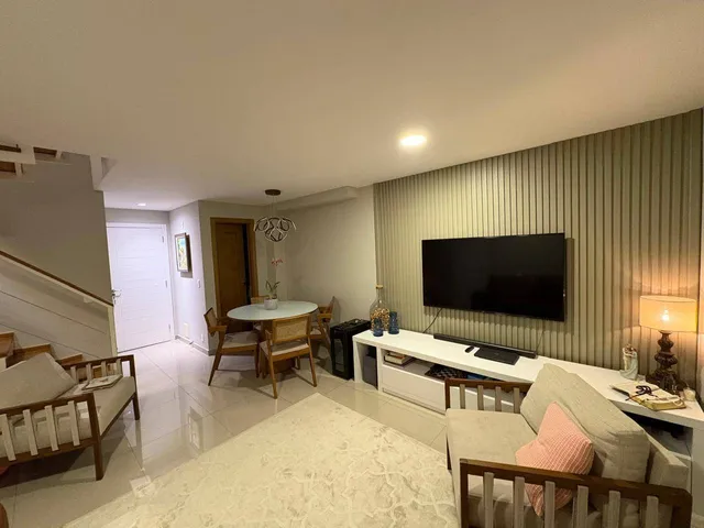 Casa 2 quartos e 2 banheiros, à venda, no bairro Duarte Silveira em Petrópolis