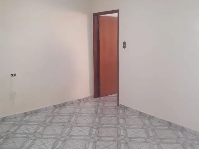 Casa 3 quartos e 1 banheiro, à venda, no bairro Jardim Bela Vista em Taubaté