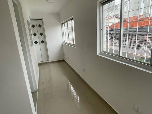Casa com 388m², para alugar, no bairro Cidade São Francisco em São Paulo