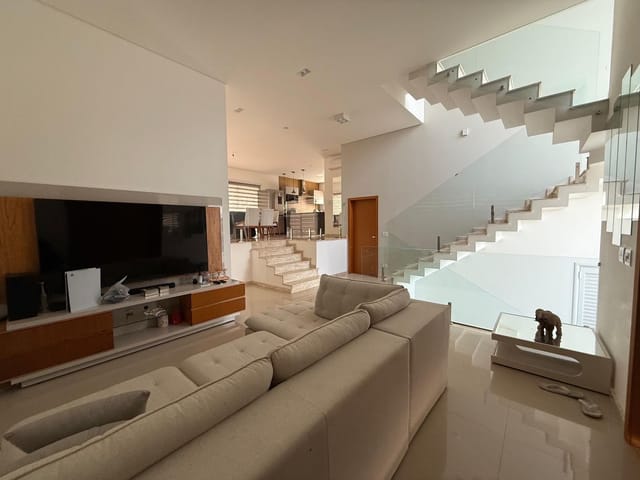 Casa com 450m² 3 quartos e 4 banheiros, à venda ou para alugar, no bairro Condomínio Residencial Alphaville em São José dos Campos