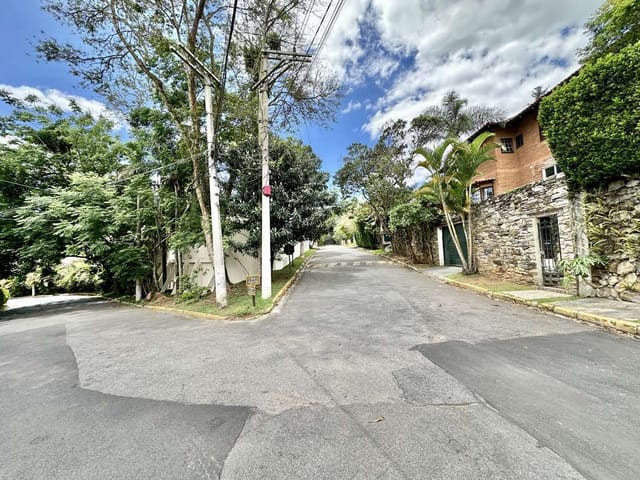 Casa com 837m² 3 quartos e 7 banheiros, à venda, no bairro Recanto Impla em Carapicuíba