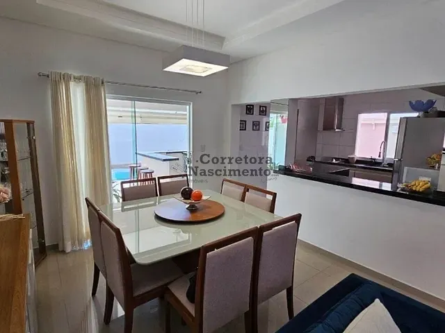 Casa com 252m², à venda, no bairro Parque Califórnia em Jacareí