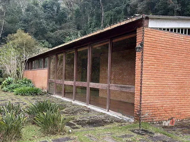 Casa com 6754m² 4 quartos e 3 banheiros, à venda, no bairro Cuiabá em Petrópolis