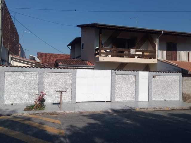 Casa com 172m² 3 quartos e 2 banheiros, à venda, no bairro Residencial e Comercial Cidade Morumbi em Pindamonhangaba