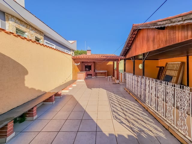 Foto do Casa - Casa tipo para venda em Vila Guilhermina com 3 quartos, sendo 1 suíte, 241m² | Lares e Andares Imóveis