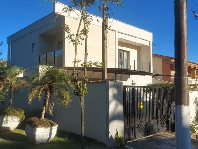 Casa com 250m² 3 quartos e 3 banheiros, à venda, no bairro Urbanova em São José dos Campos