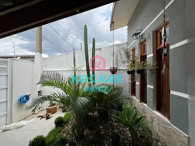 Casa com 140m² 3 quartos e 2 banheiros, à venda, no bairro Vila Branca em Jacareí