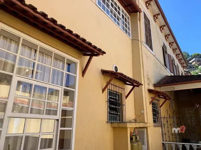 Casa à venda, no bairro Centro em Petrópolis